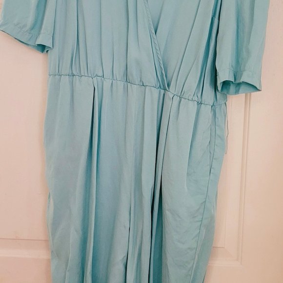 Eloquii Sculpted Sleeve Cropped Jumpsuit - Picture 5 of 8